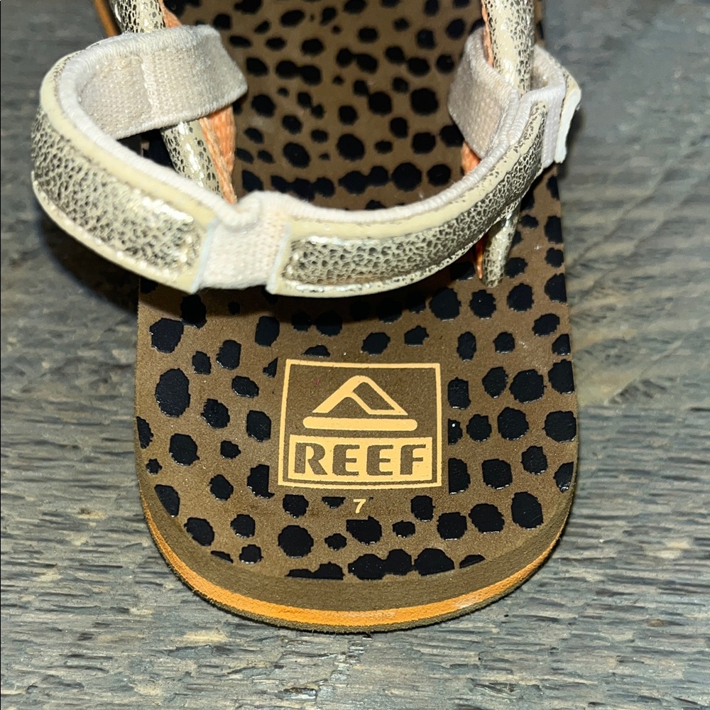 REEF Baby/Little Girl's Ahi Flip Flop Sandals Size 7 Metallic Straps - Picture 2 of 7